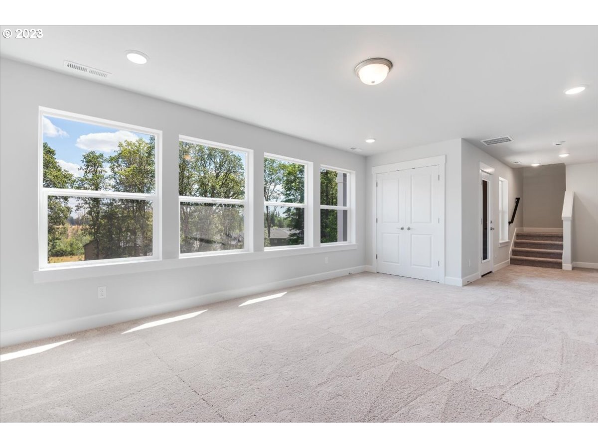 12370 Southwest Strobel Road Beaverton, OR 97007 - Photo 33 of 36 Gallery Image 33