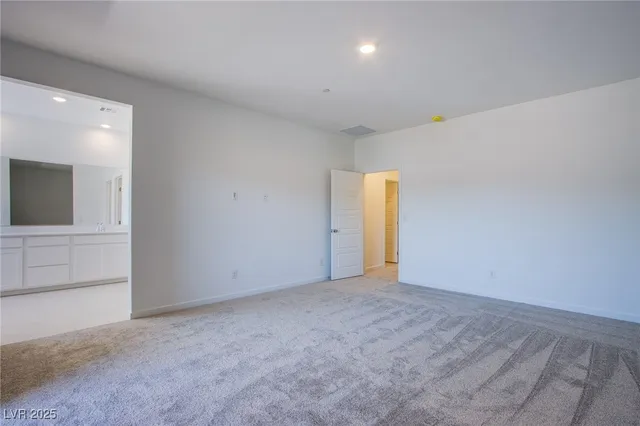 $2,000 | 252 Walsh Peak Avenue, Henderson, NV 89015