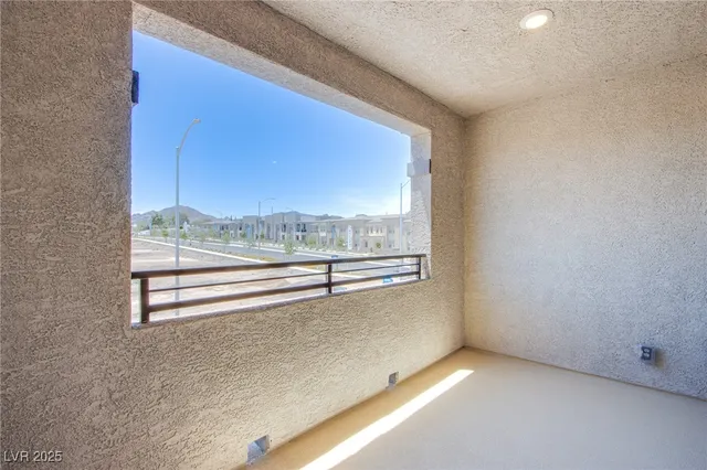 $2,000 | 252 Walsh Peak Avenue, Henderson, NV 89015