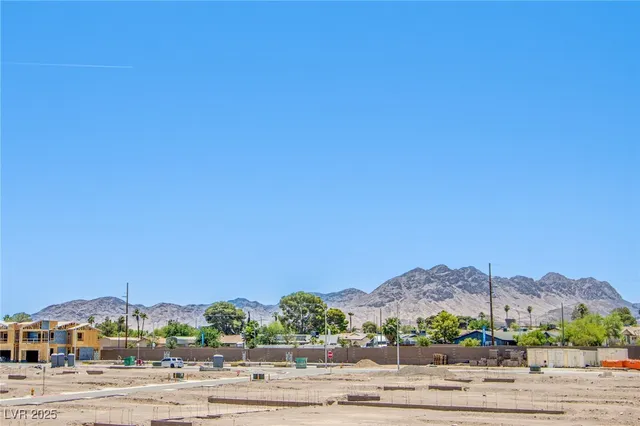 $2,000 | 252 Walsh Peak Avenue, Henderson, NV 89015