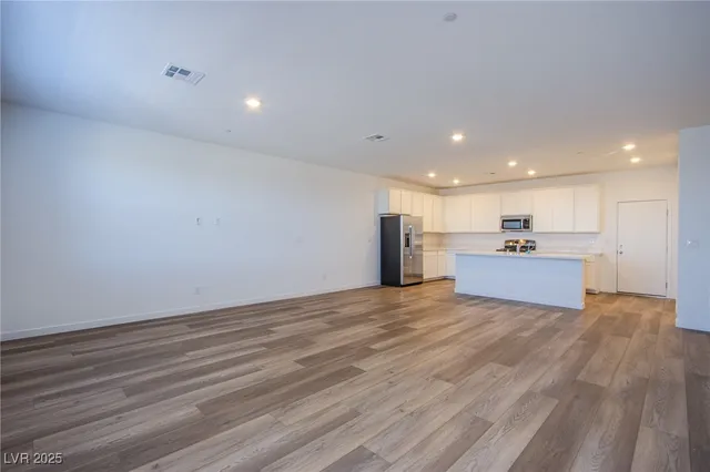 $2,000 | 252 Walsh Peak Avenue, Henderson, NV 89015