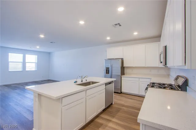 $2,000 | 252 Walsh Peak Avenue, Henderson, NV 89015