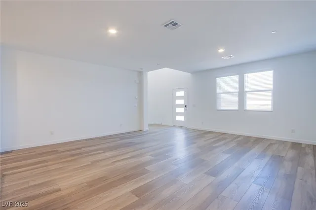 $2,000 | 252 Walsh Peak Avenue, Henderson, NV 89015