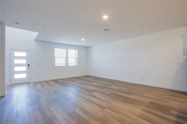 $2,000 | 252 Walsh Peak Avenue, Henderson, NV 89015