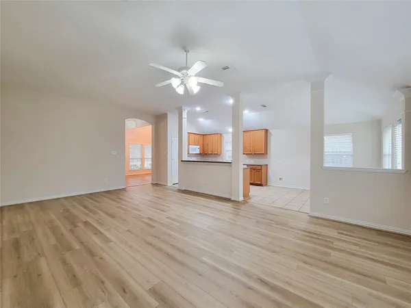 $2,250 | 6806 Haley Court, Pearland, TX 77584