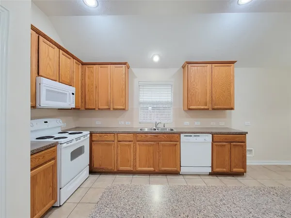 $2,250 | 6806 Haley Court, Pearland, TX 77584