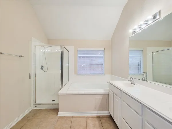 $2,250 | 6806 Haley Court, Pearland, TX 77584