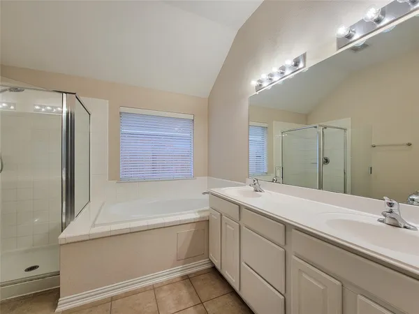 $2,250 | 6806 Haley Court, Pearland, TX 77584