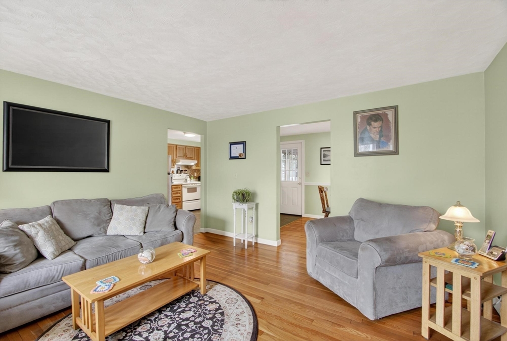 24 Oak Ridge Circle Lynn, MA 01904 - Photo 11 of 42