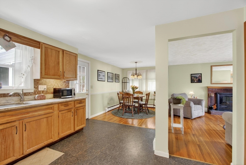 24 Oak Ridge Circle Lynn, MA 01904 - Photo 14 of 42