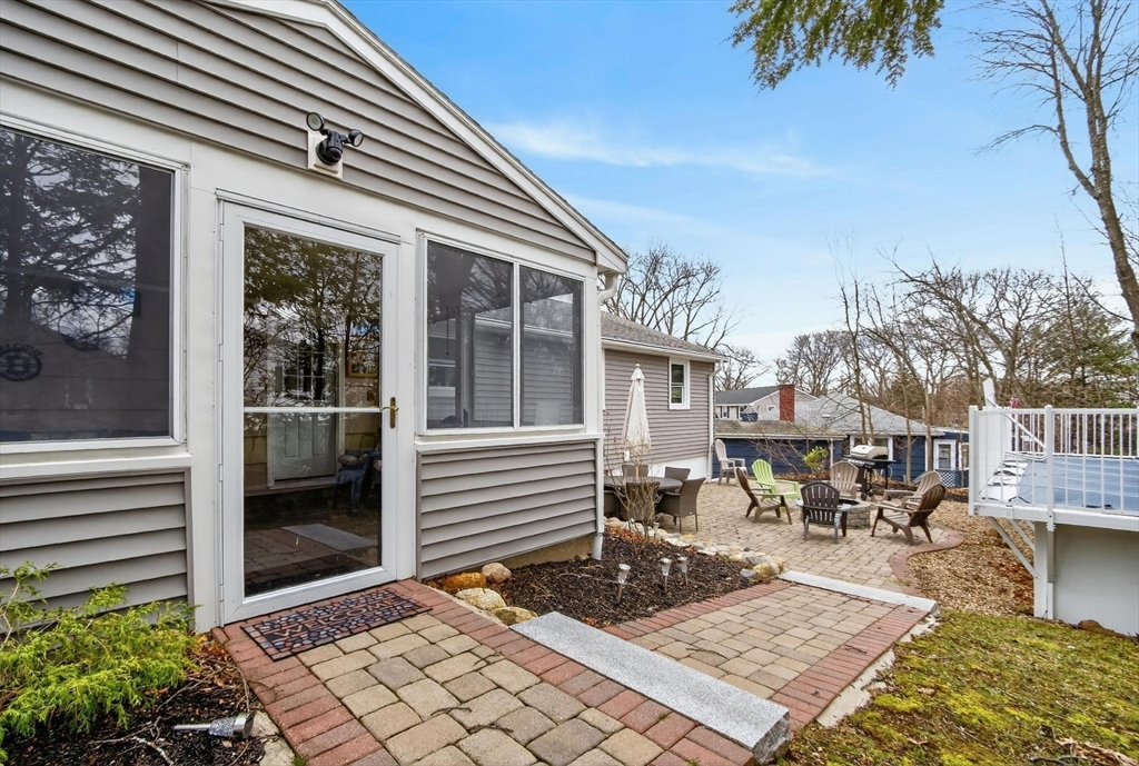 24 Oak Ridge Circle Lynn, MA 01904 - Photo 6 of 42