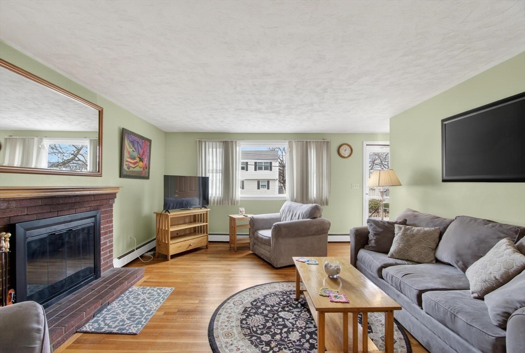 24 Oak Ridge Circle Lynn, MA 01904 - Photo 9 of 42