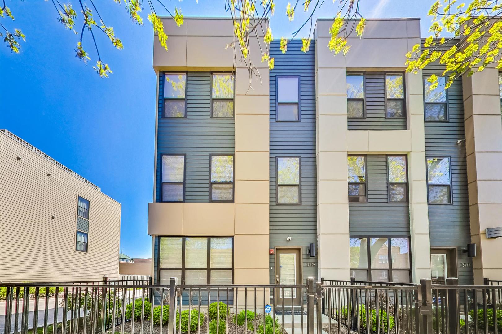 3119 North Karlov Ave  