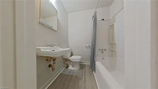 $895 | 610 Hawthorne Avenue, Unit B, High Point, NC 27262