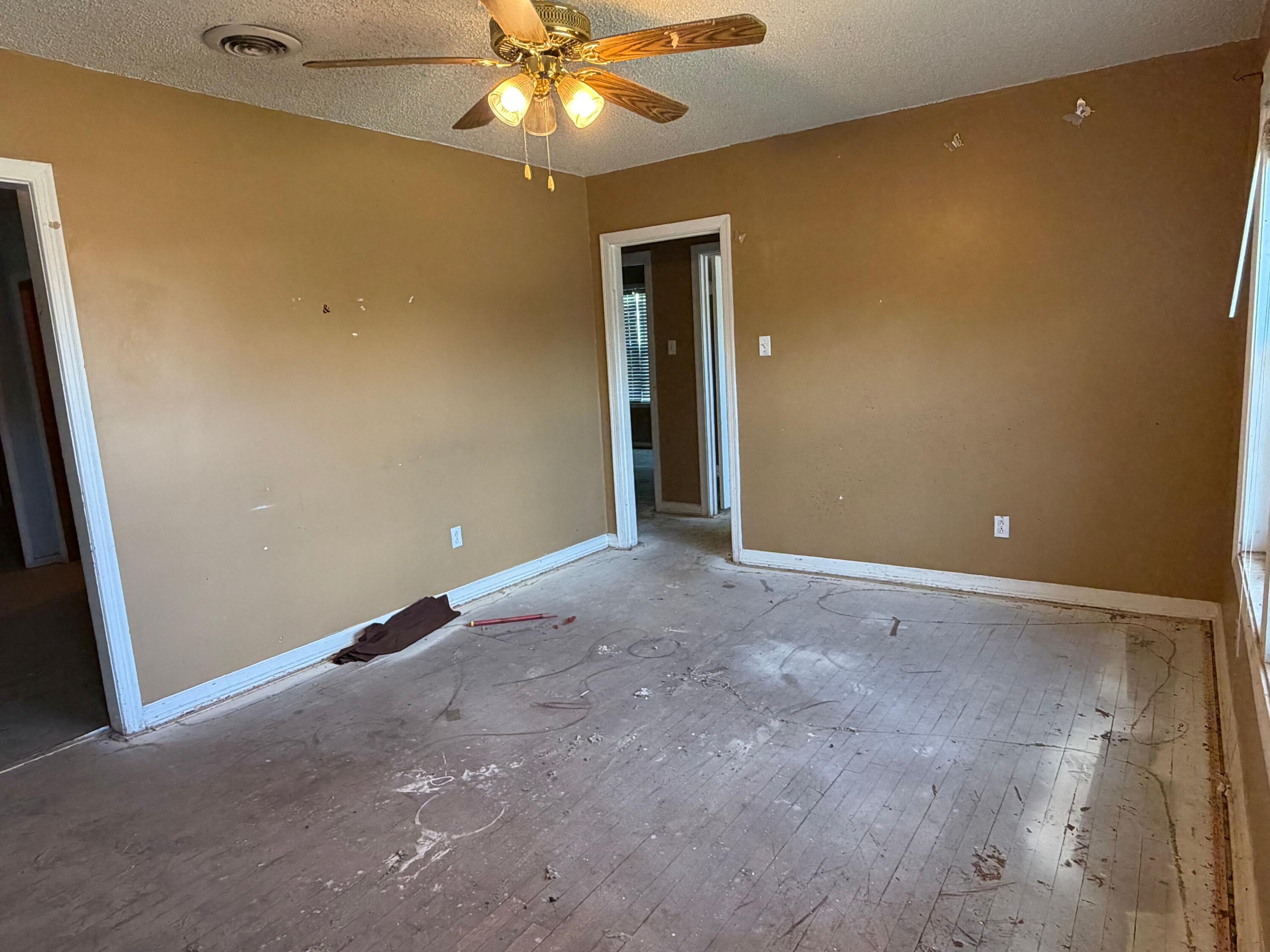 2012 39th Street Lubbock, TX 79412 - Photo 5 of 18 2012 39th Street