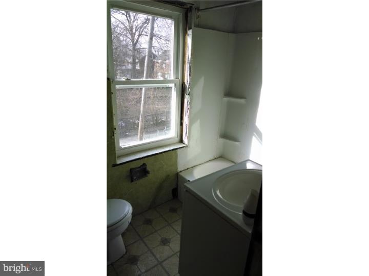 1166 South Octagon Road Camden, NJ 08104 - Photo 8 of 13