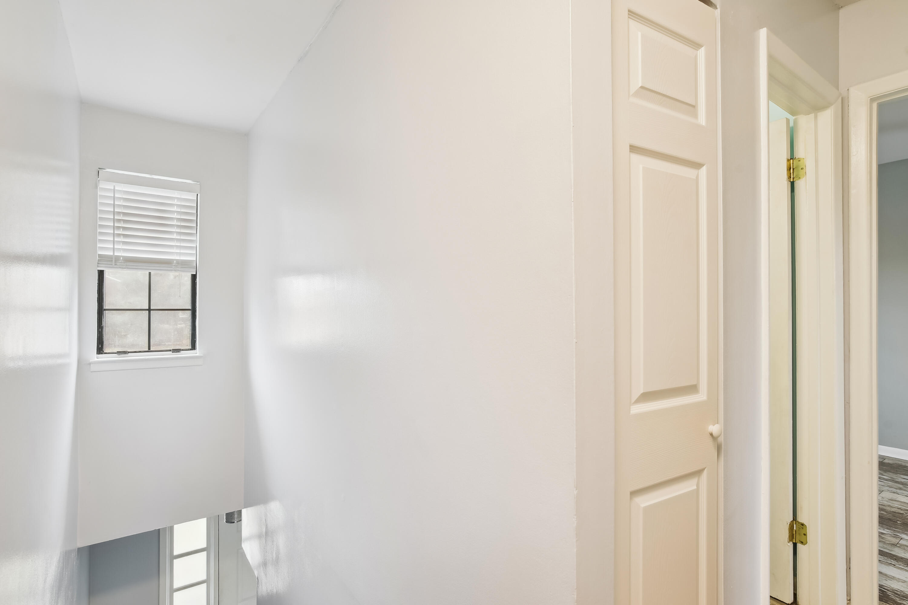 2362 Parsonage Road, Unit 9B Charleston, SC 29414 - Photo 14 of 28 upper_level-hall-dsc5213 (1)