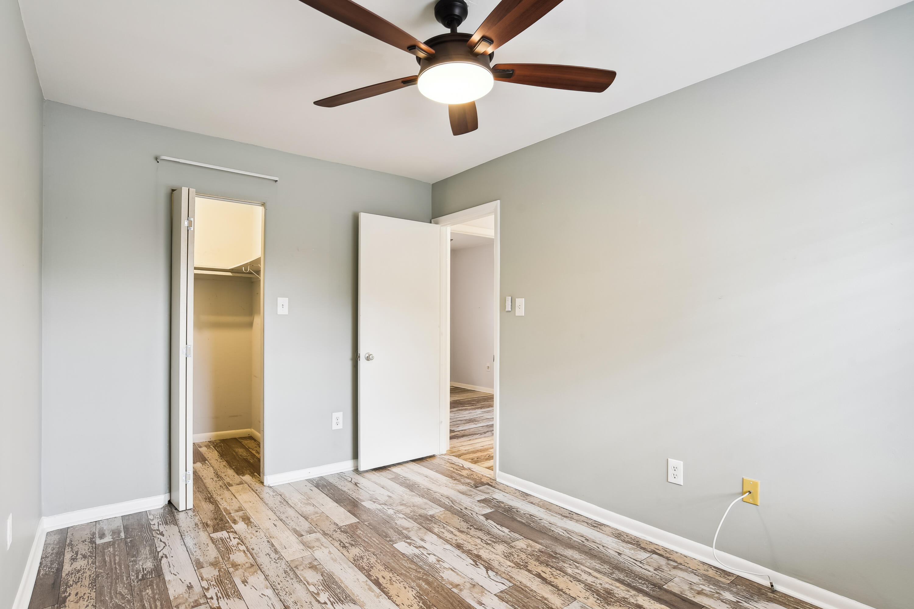 2362 Parsonage Road, Unit 9B Charleston, SC 29414 - Photo 22 of 28 upper_level-bedroom_2-dsc5198