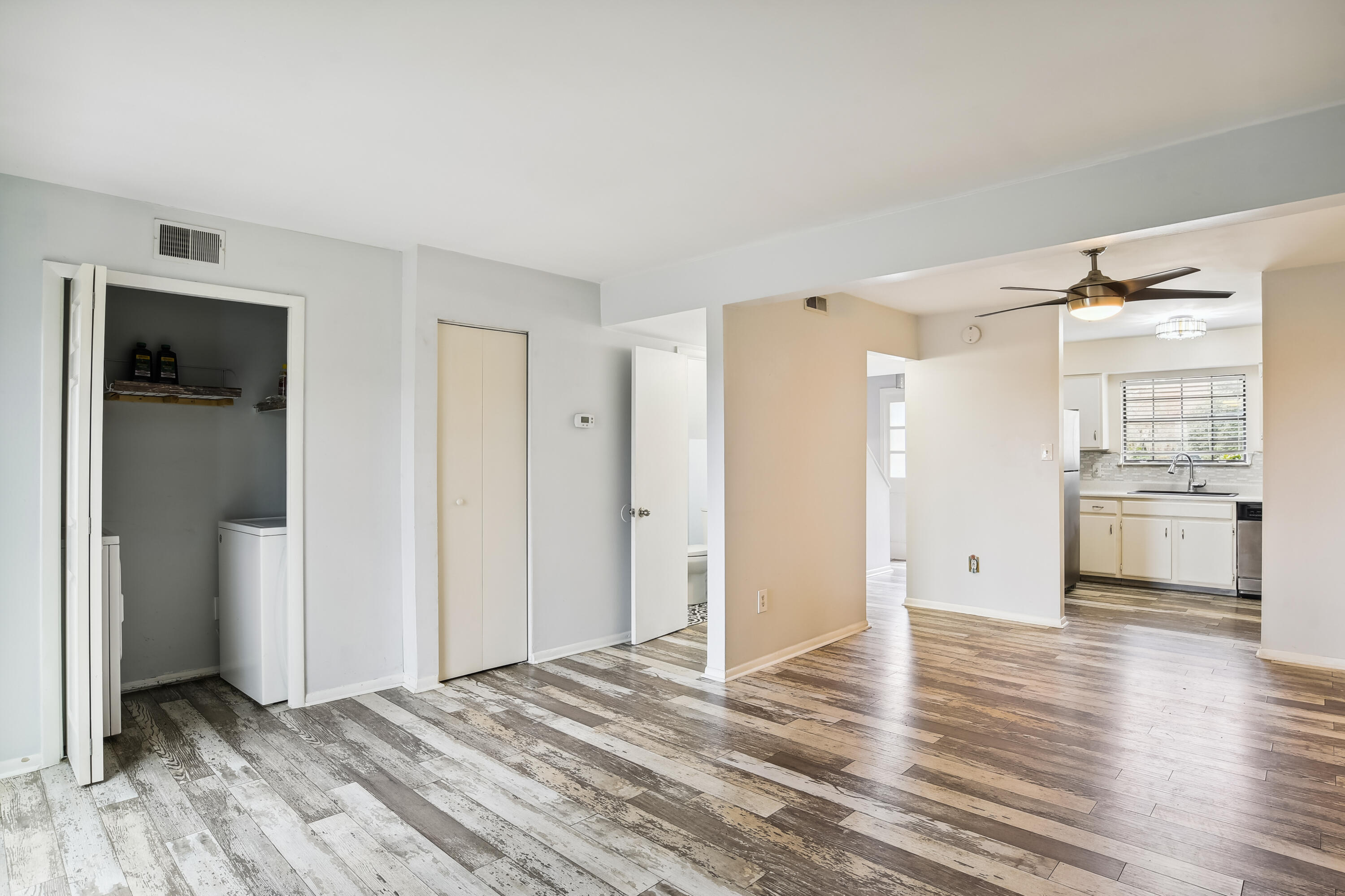 2362 Parsonage Road, Unit 9B Charleston, SC 29414 - Photo 8 of 28 main_level-living_room-dsc5098