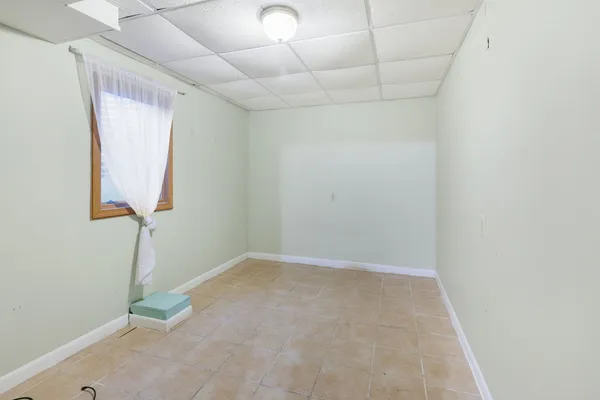 $1,950 | 1632 Poplar Lane, Woodstock, IL 60098