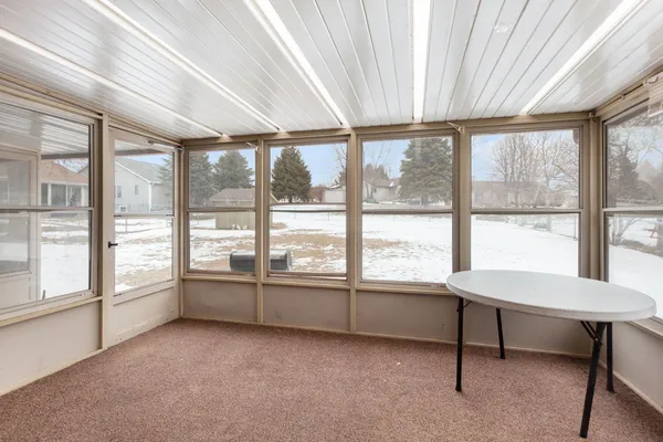 $1,950 | 1632 Poplar Lane, Woodstock, IL 60098