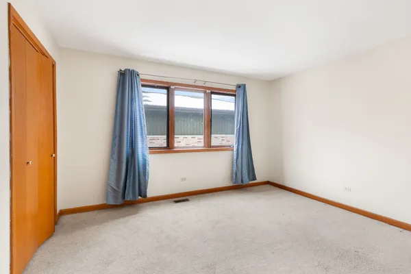 $1,950 | 1632 Poplar Lane, Woodstock, IL 60098