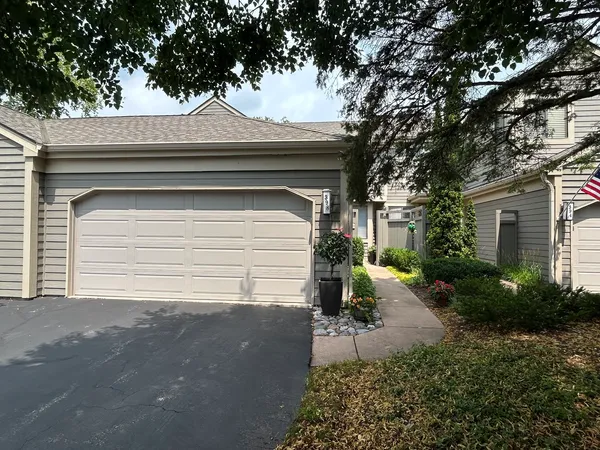 $459,000 | 398 White Oak Lane, Lake Barrington, IL 60010
