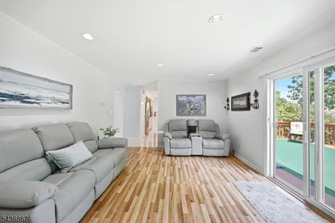$850,000 | 3 Trouville Drive, Parsippany, NJ 07054