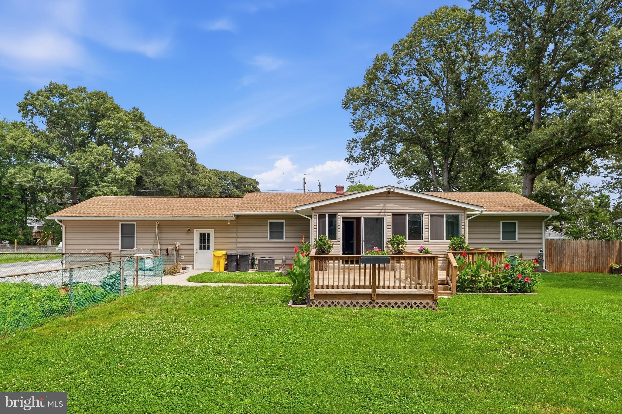 550 Sunset Knoll Road Pasadena, MD 21122 - Photo 3 of 7 Gallery Image 3