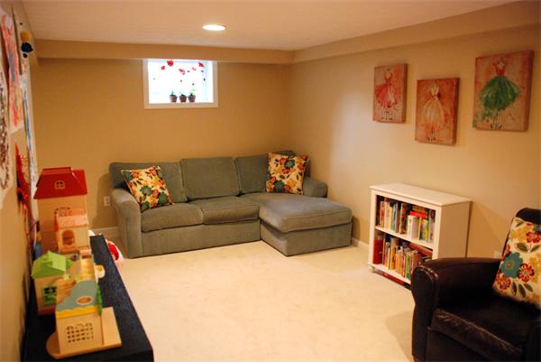 43 River Glen Road Wellesley, MA 02481 - Photo 19 of 20 a living room with furniture and a window