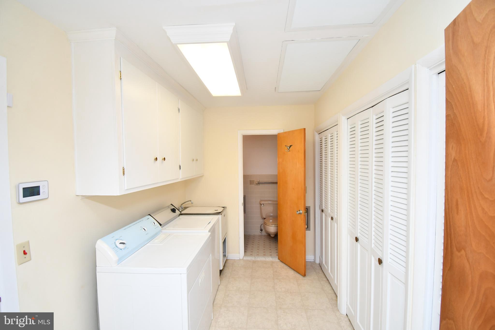 1209 Robin Road Millville, NJ 08332 - Photo 24 of 47 Laundry off Kitchen with full bath