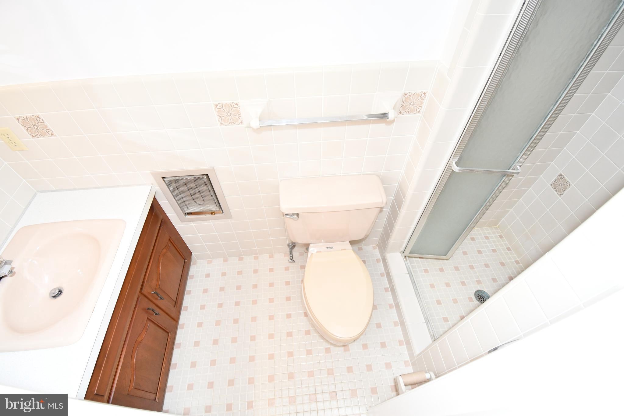 1209 Robin Road Millville, NJ 08332 - Photo 25 of 47 Bath off from laundry room