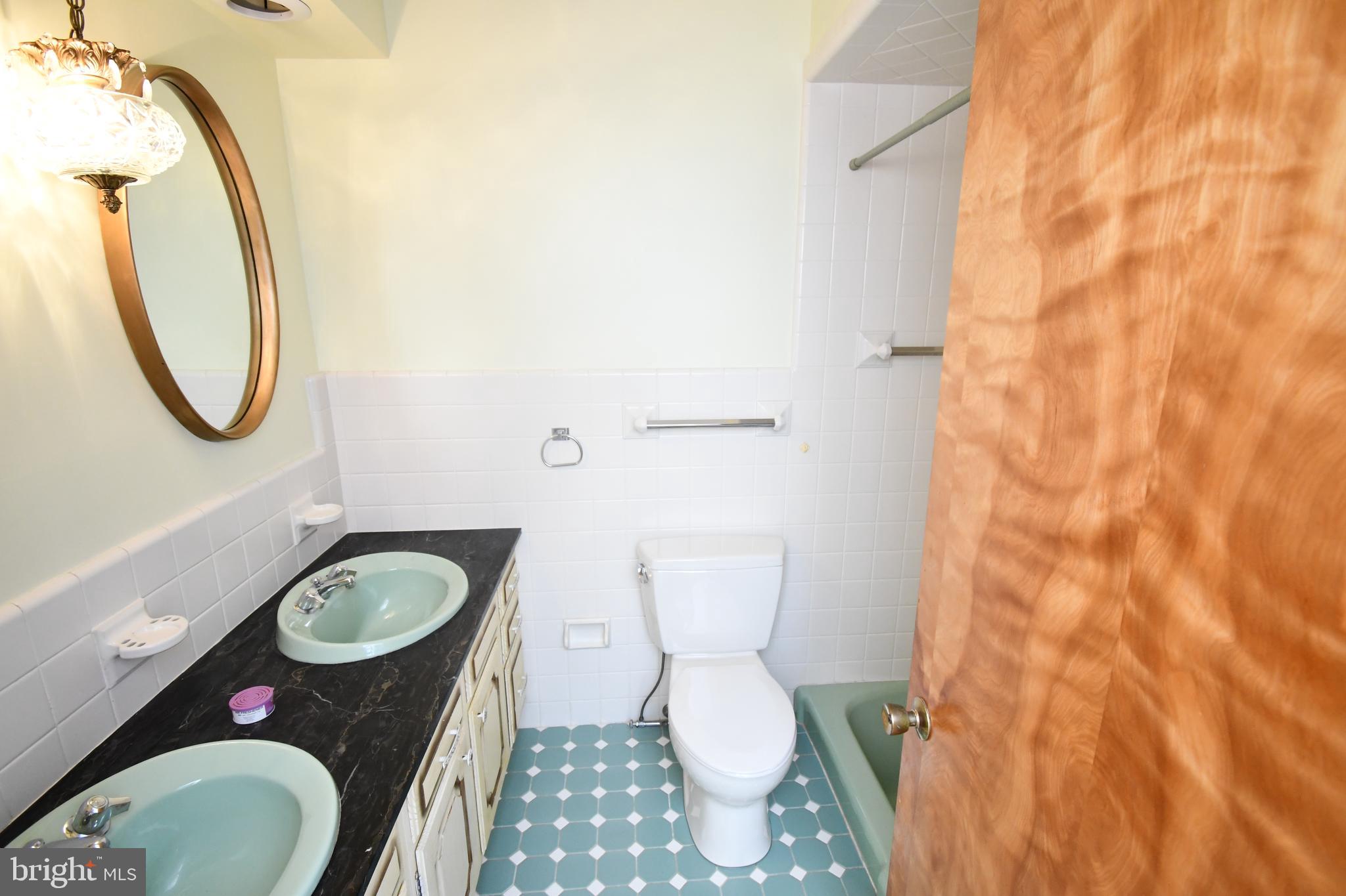 1209 Robin Road Millville, NJ 08332 - Photo 33 of 47 Third bath