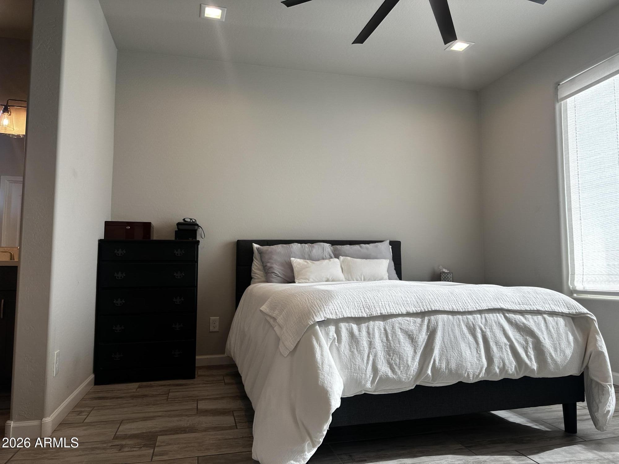 599 Bootleg Road Clarkdale, AZ 86324 - Photo 11 of 21 Main bedroom with bath