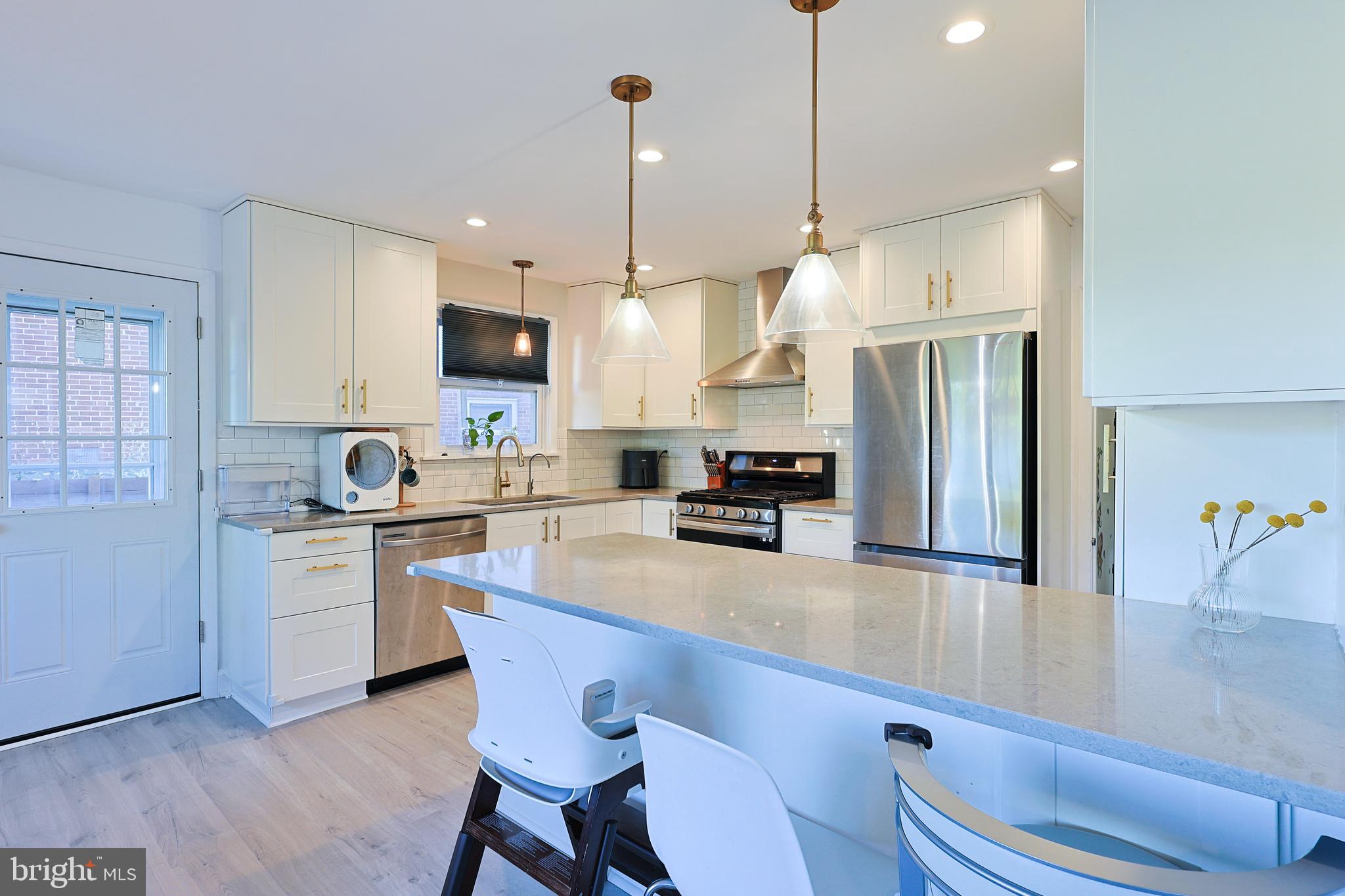 1738 Green Valley Road Havertown, PA 19083 - Photo 6 of 26