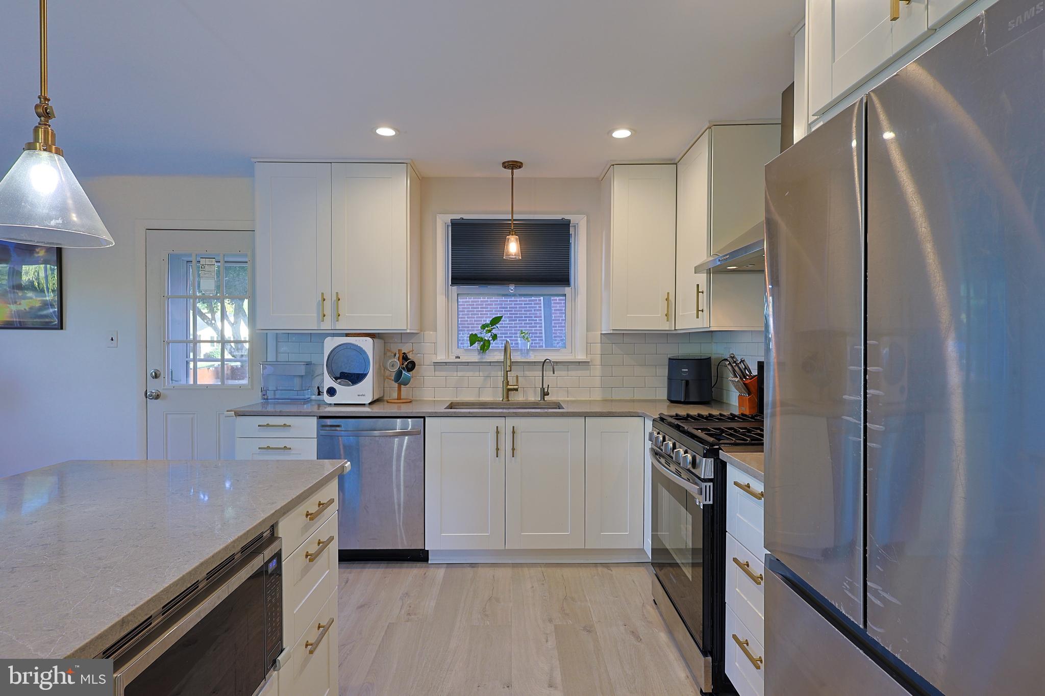 1738 Green Valley Road Havertown, PA 19083 - Photo 8 of 26