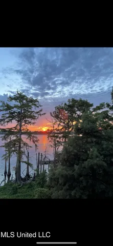 $290,000 | 4011 Lake Mary Road, Woodville, MS 39669