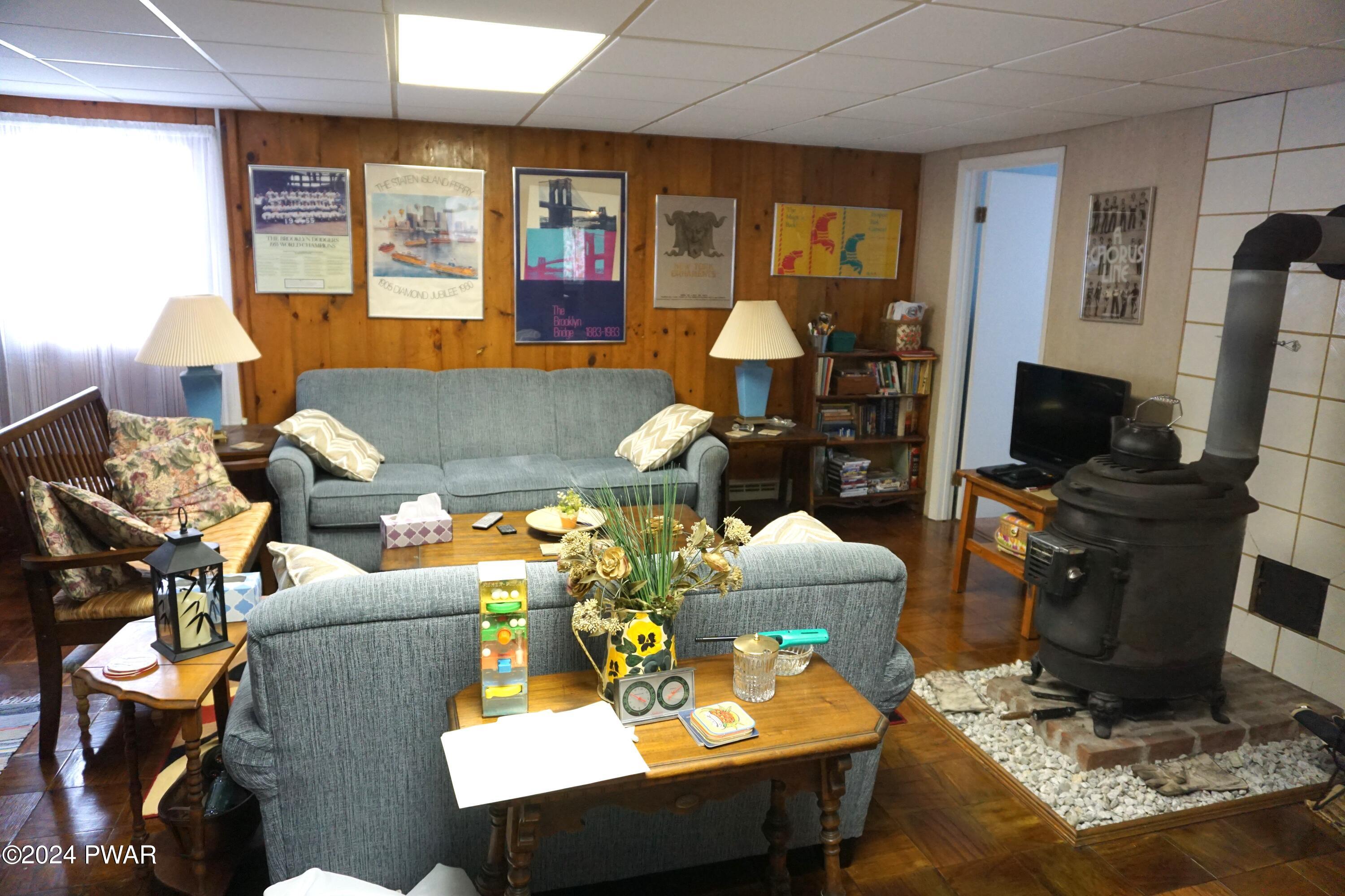 Living Area 2