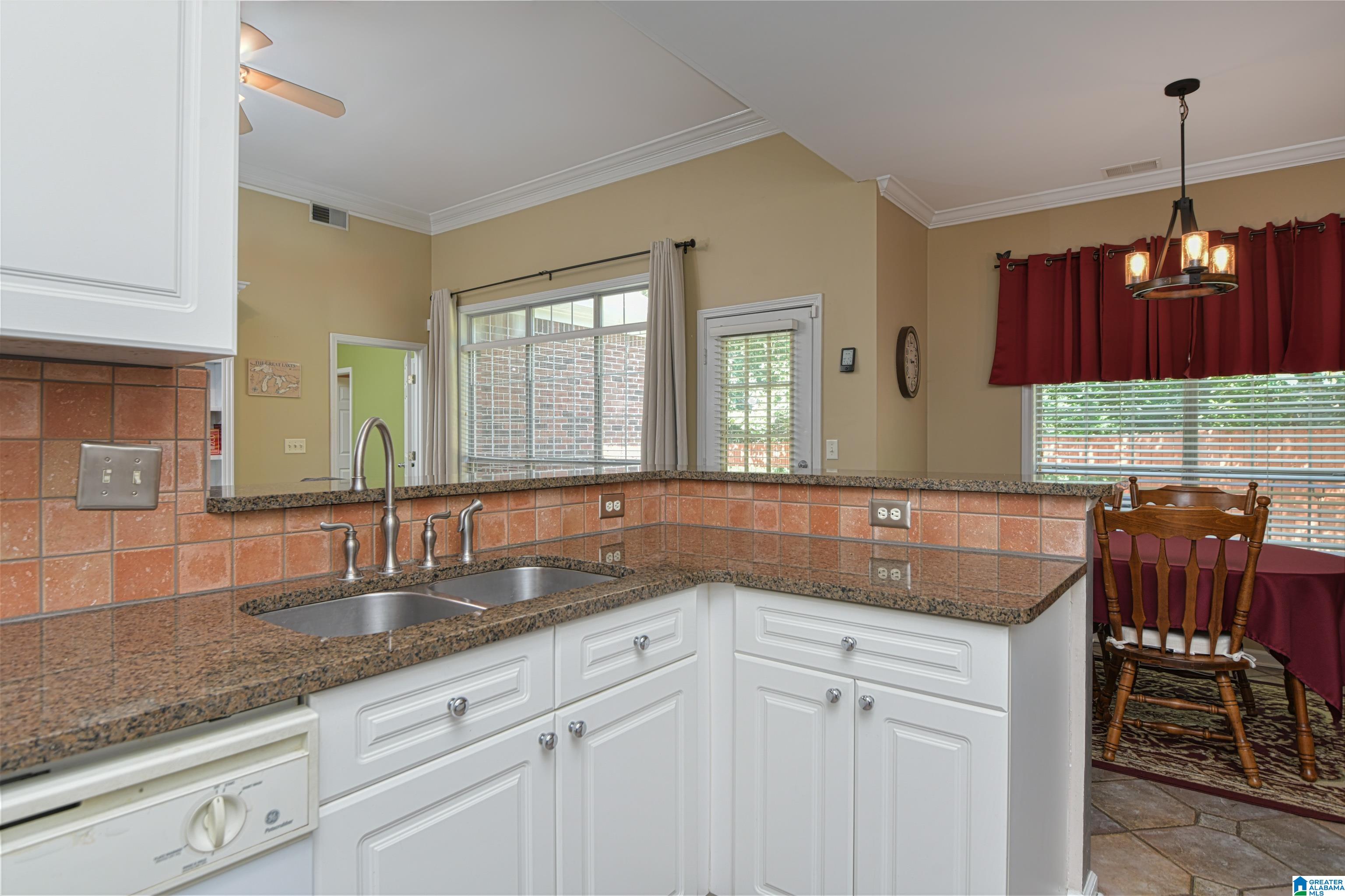 408 Enclave Circle Fultondale, AL 35068 - Photo 13 of 46