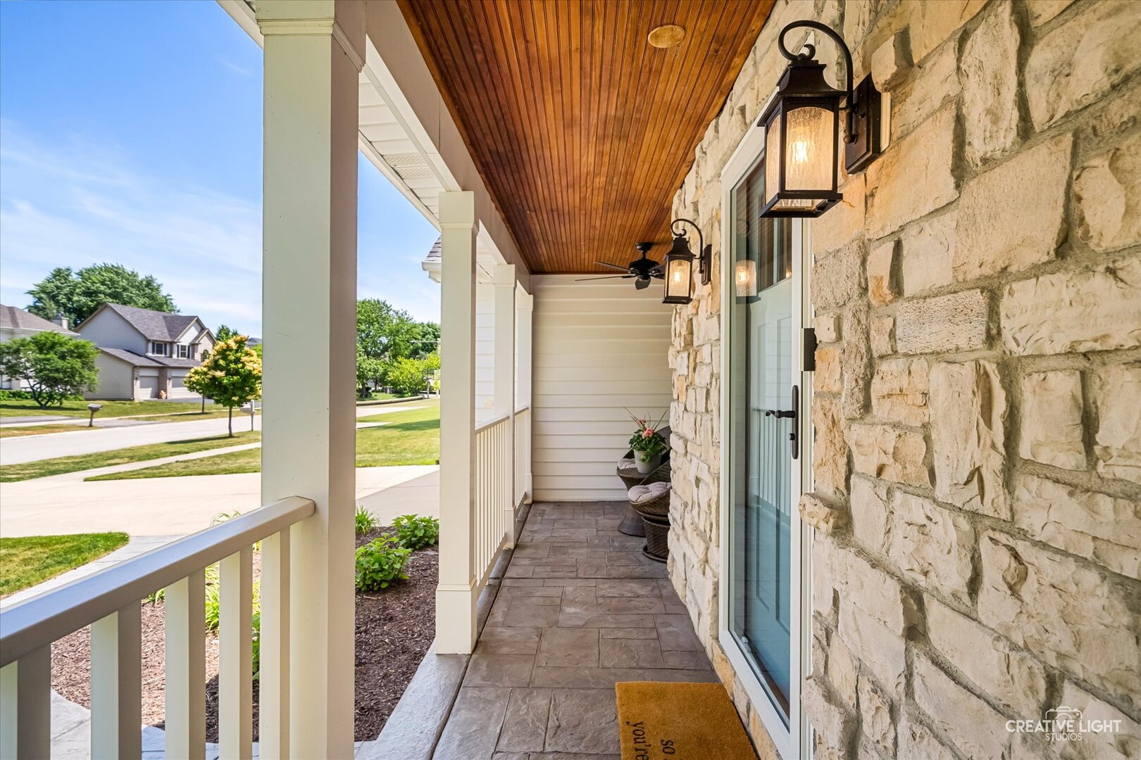 2124 Wicklow Road Naperville, IL 60564 - Photo 3 of 46