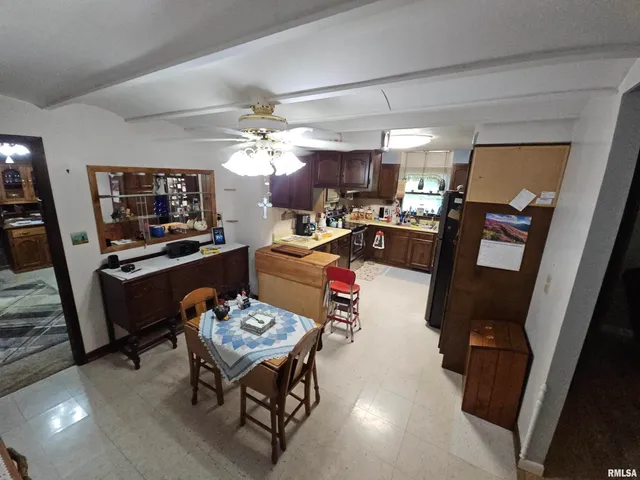 $459,900 | 9758 East Richview Road, Mount Vernon, IL 62864