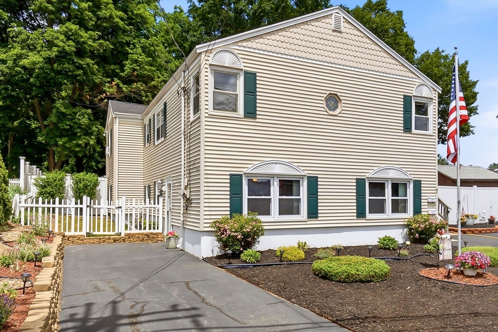 7 Taylor Street Saugus, MA 01906 - Photo 3 of 42