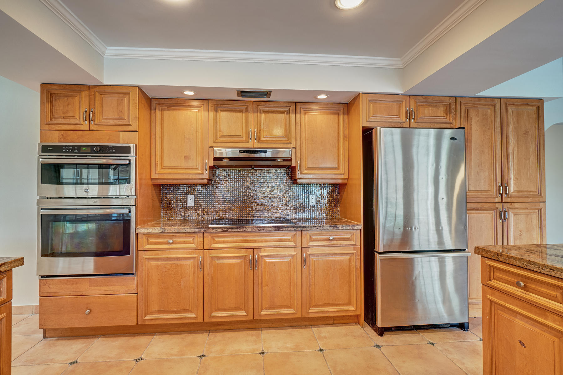 6836 Giralda Circle Boca Raton, FL 33433 - Photo 12 of 40 Beautiful Granite Kitchen