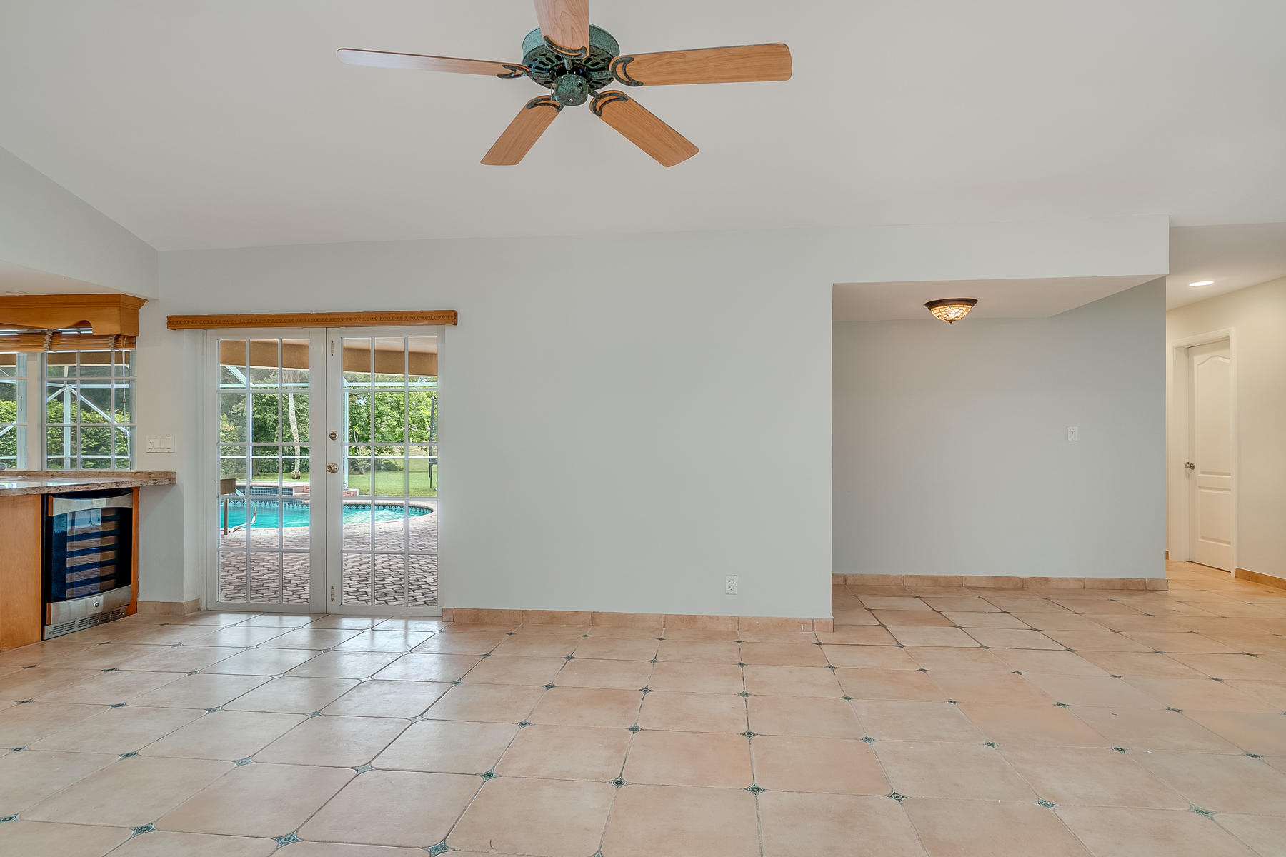 6836 Giralda Circle Boca Raton, FL 33433 - Photo 15 of 40 Family Rm off Kitchen