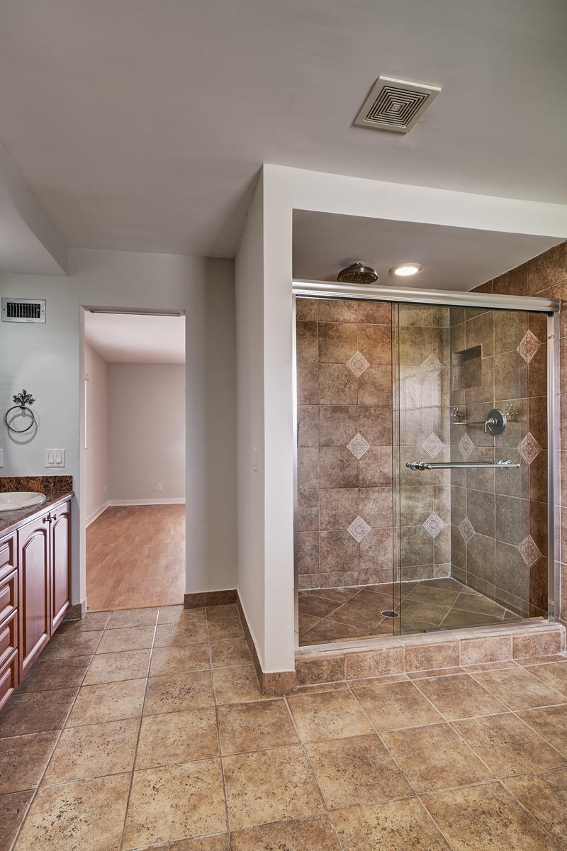 6836 Giralda Circle Boca Raton, FL 33433 - Photo 23 of 40 Master Bathroom