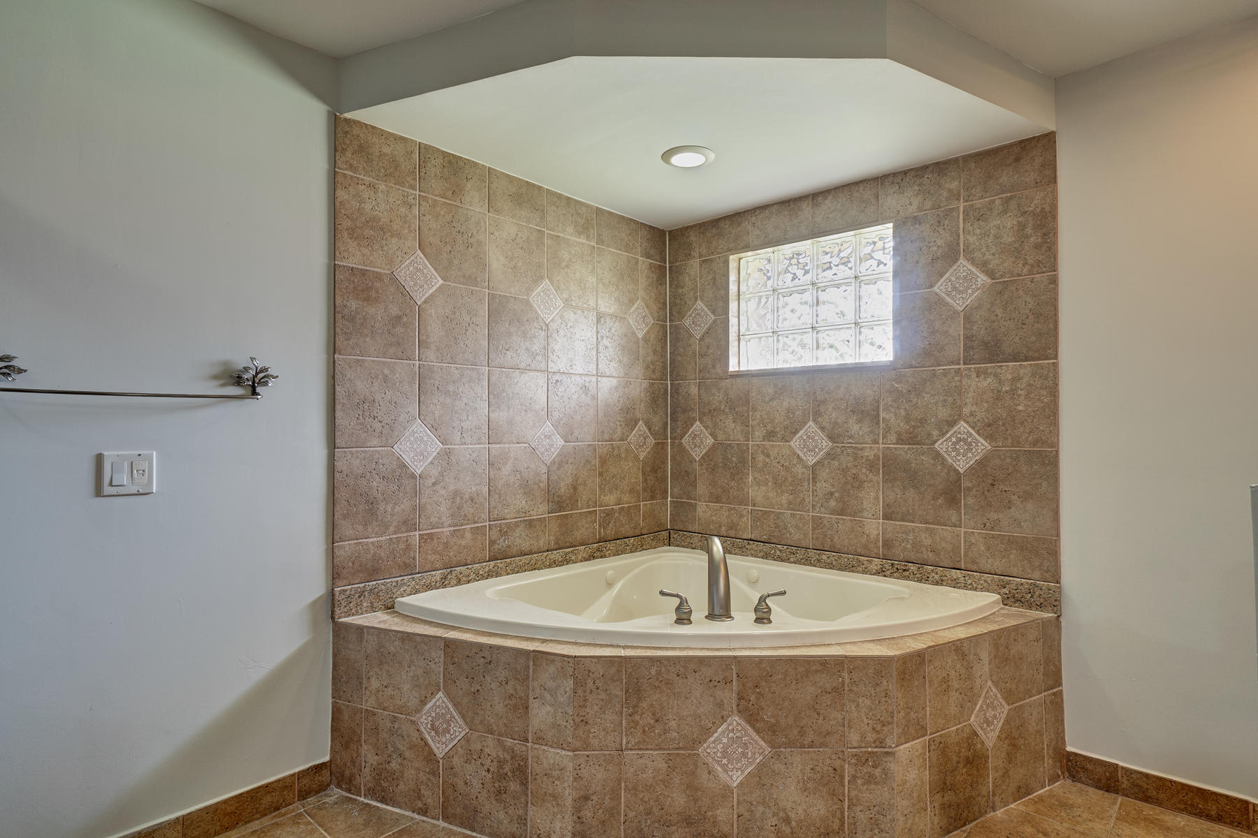 6836 Giralda Circle Boca Raton, FL 33433 - Photo 25 of 40 Master Bathroom