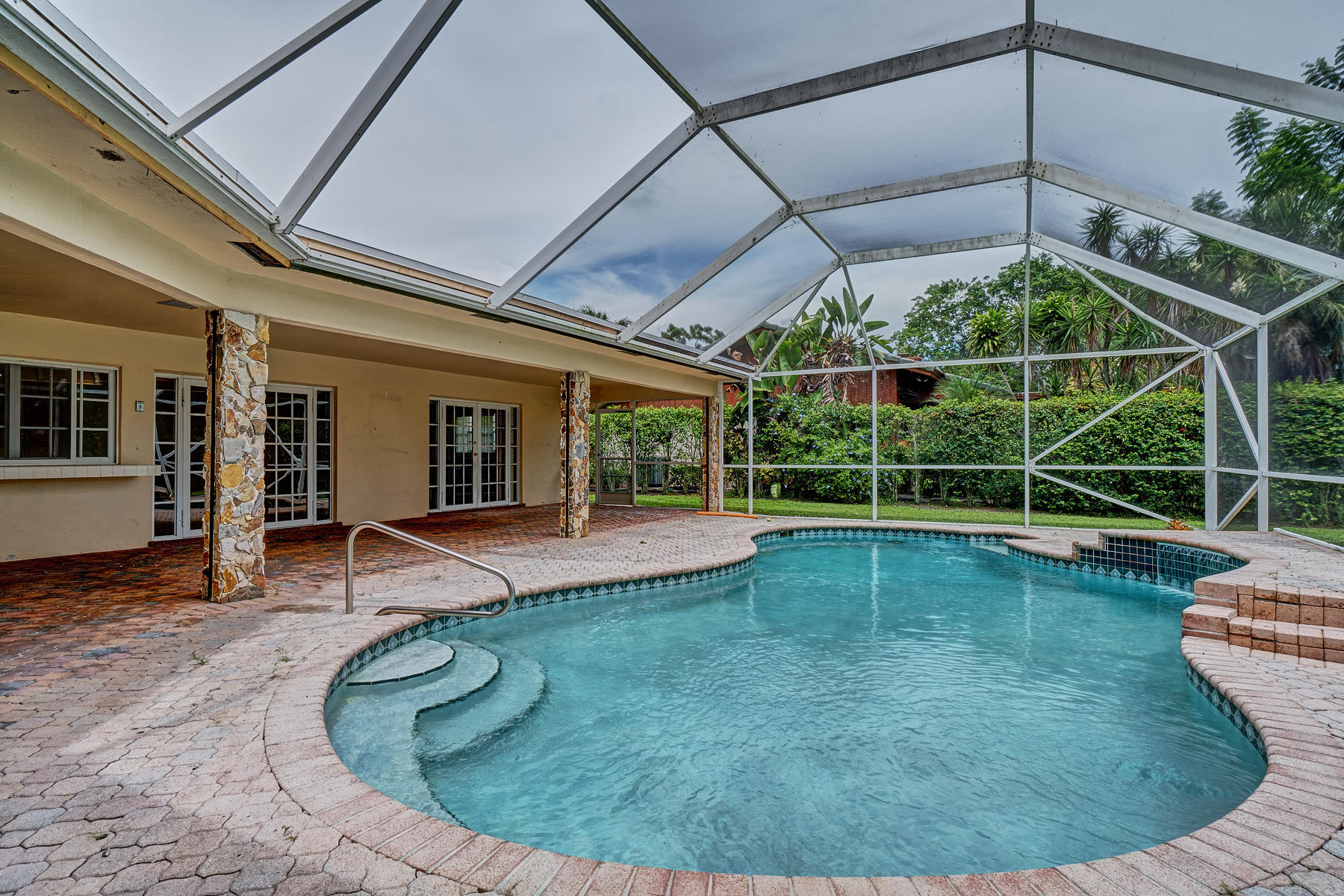 6836 Giralda Circle Boca Raton, FL 33433 - Photo 35 of 40 Pool /Patio
