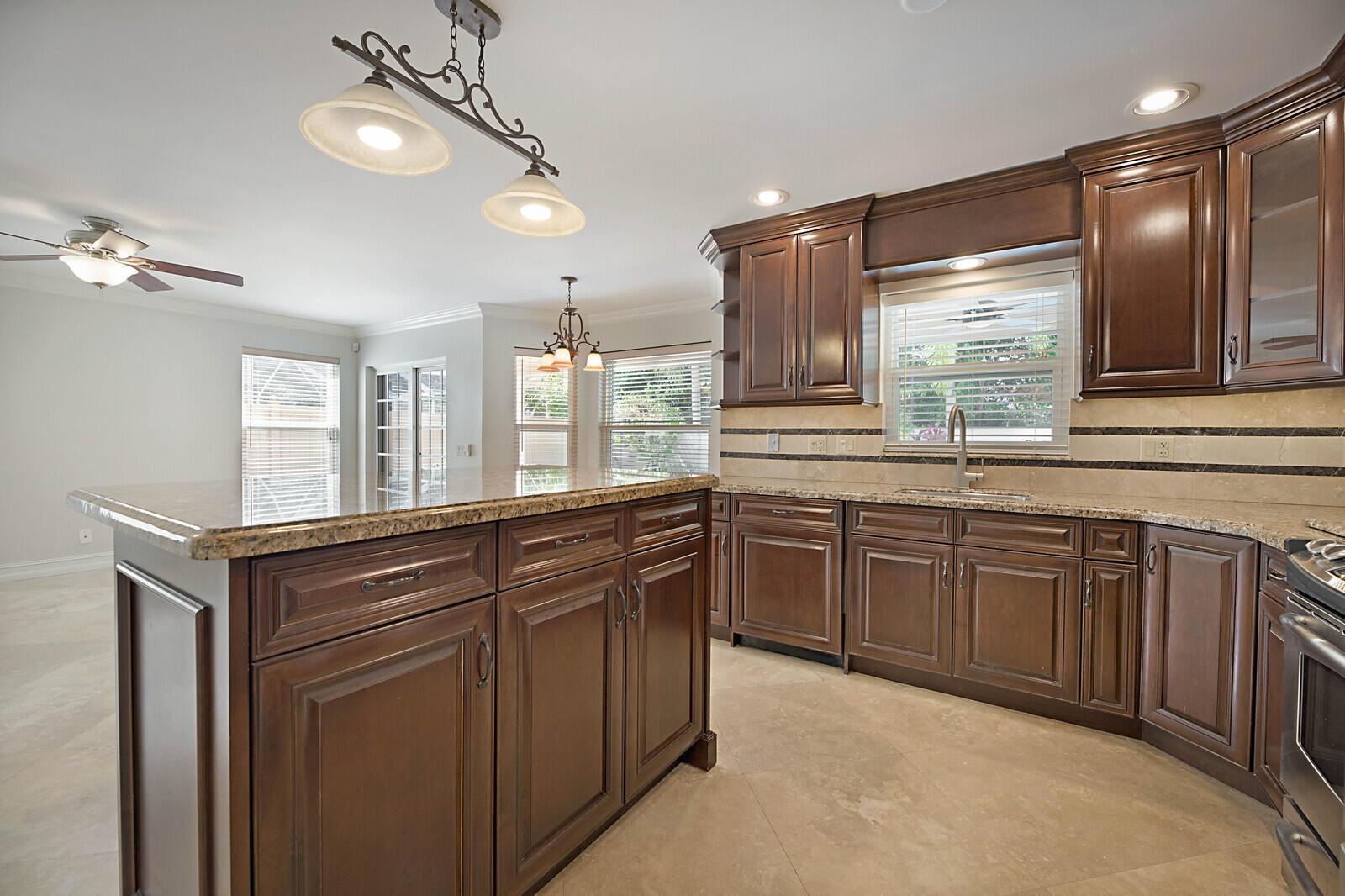 9485 Baritone Court Boca Raton, FL 33496 - Photo 15 of 47 Kitchen