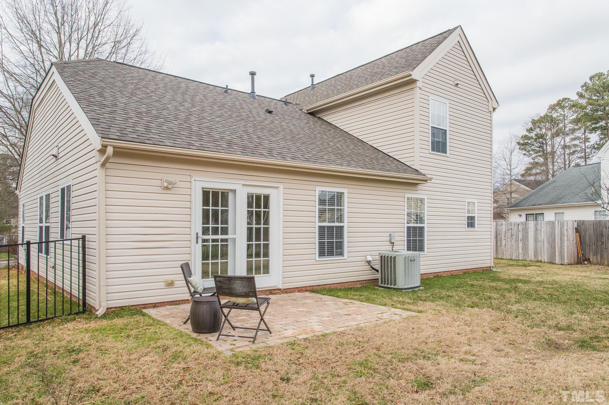 1307 Mallory Lane Durham, NC 27713 - Photo 4 of 29 a backyard of a house