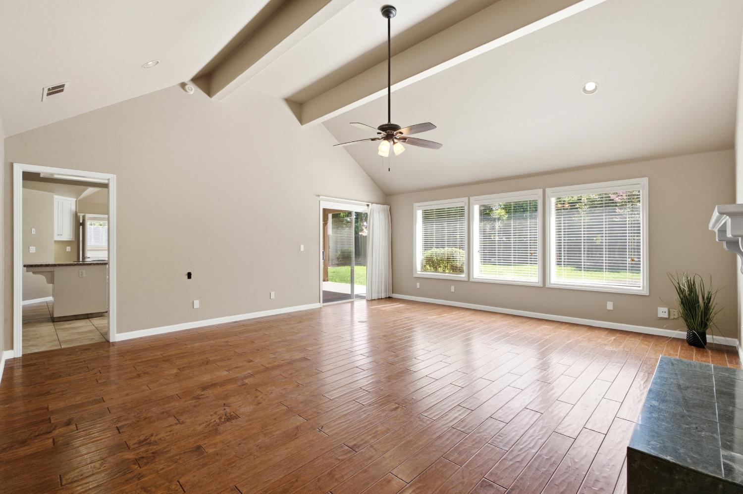 6542 North Rafael Avenue Fresno, CA 93711 - Photo 10 of 66 Spacious Living/Family Room